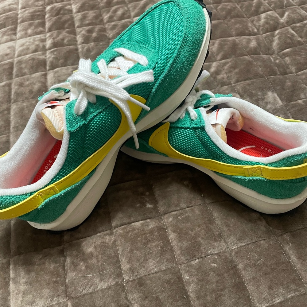 Women's Waffle Debut Vintage-Like Casual Sneakers Size 6.5